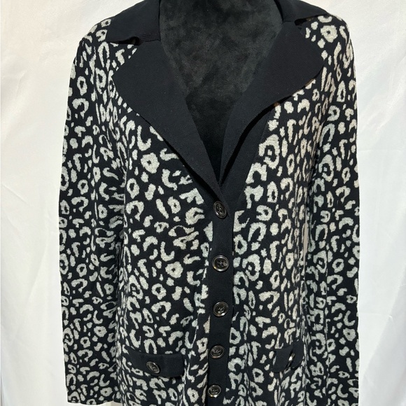Lane Bryant Women’s Grey Black Cheetah Print Button Up Cardigan Sweater Sz 14/16 - Picture 1 of 6